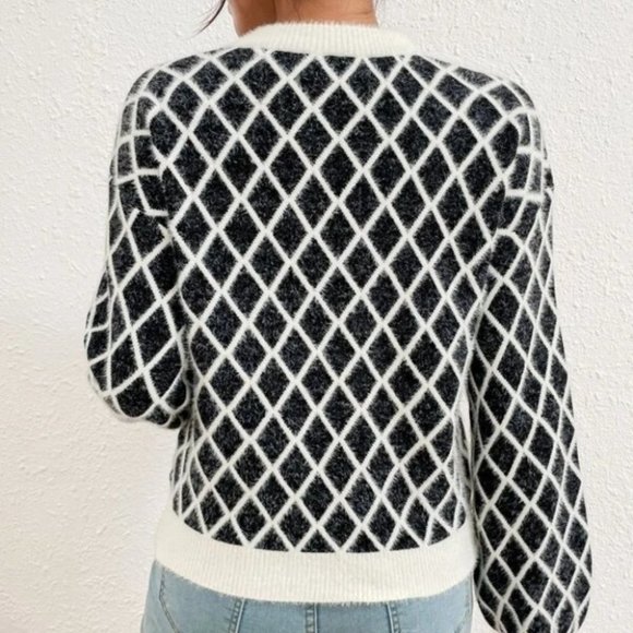 Contemporary Geometric print Sweater BLACK/WHITE - Picture 4 of 6
